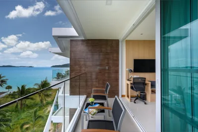 Deluxe kamer met zeezicht — The Beachfront Hotel Phuket