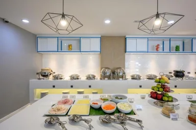 The Beachfront Hotel Phuket – Foto’s 14